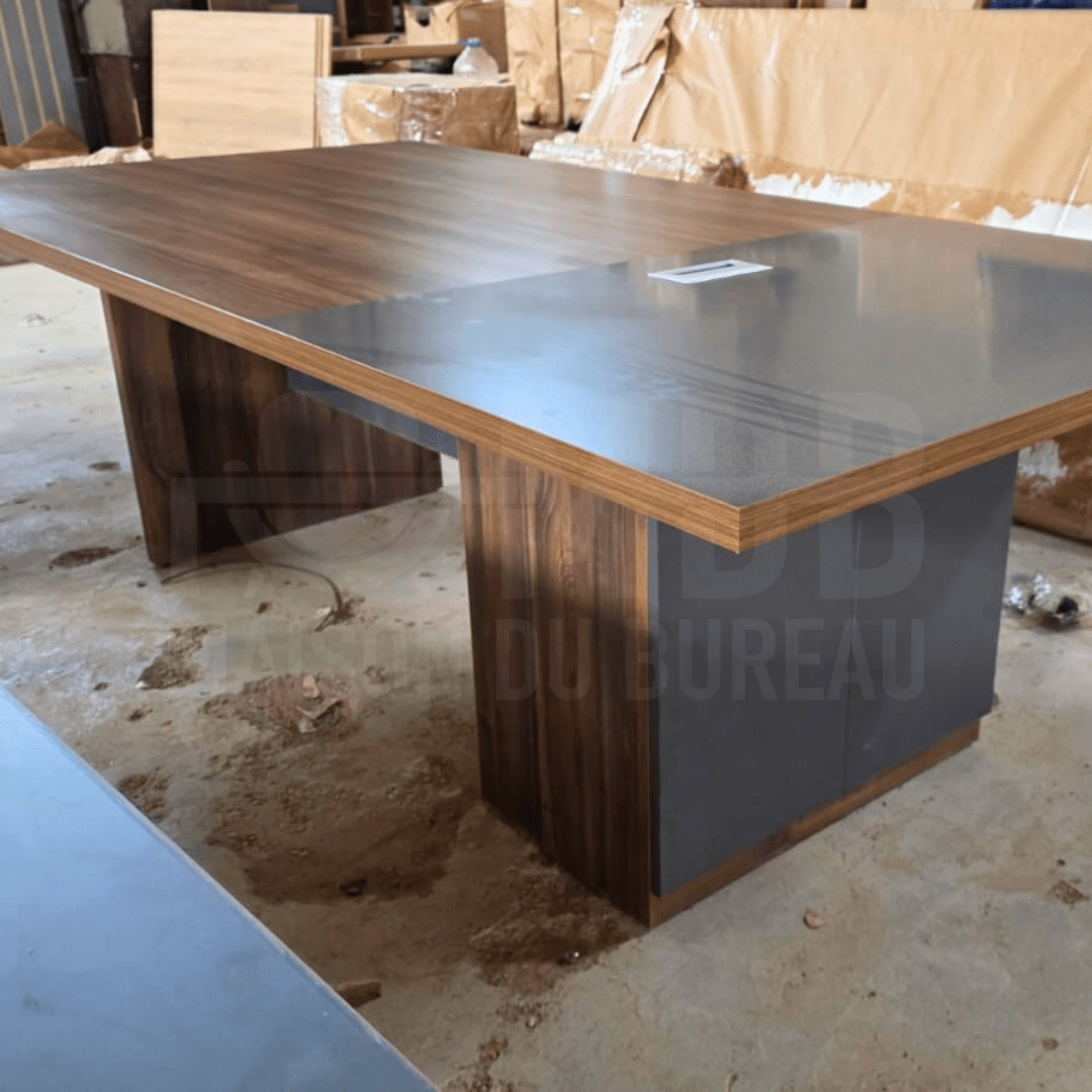 Surface de travail haut de gamme avec plateau bois et panneau intégré - Image 2